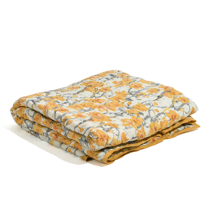 Short Bread Yellow Cotton Quilt