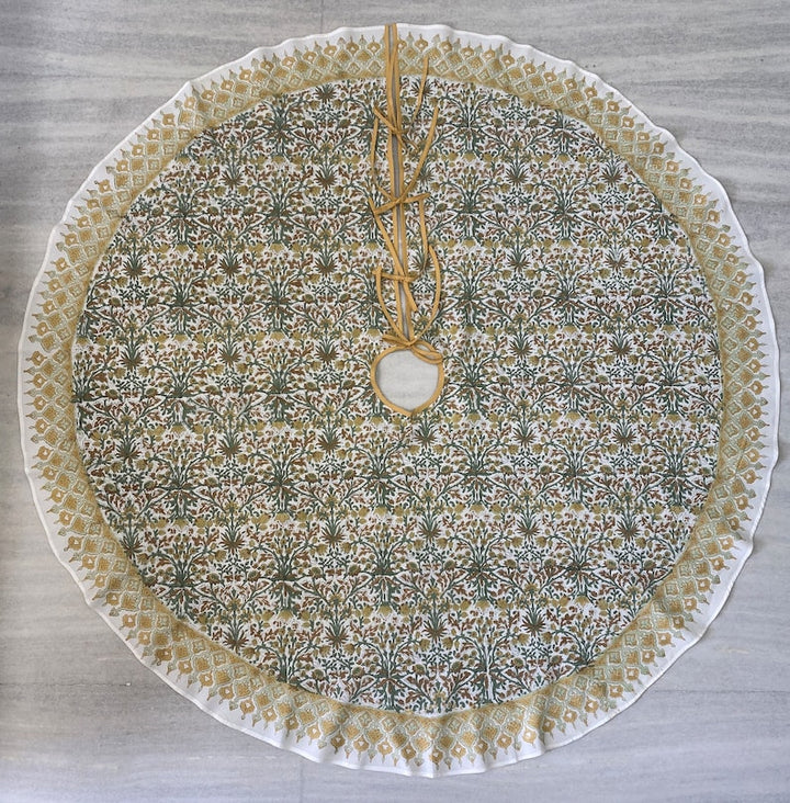 Goldenrod Yellow, Fern Green, Peanut Brown Tree Skirt