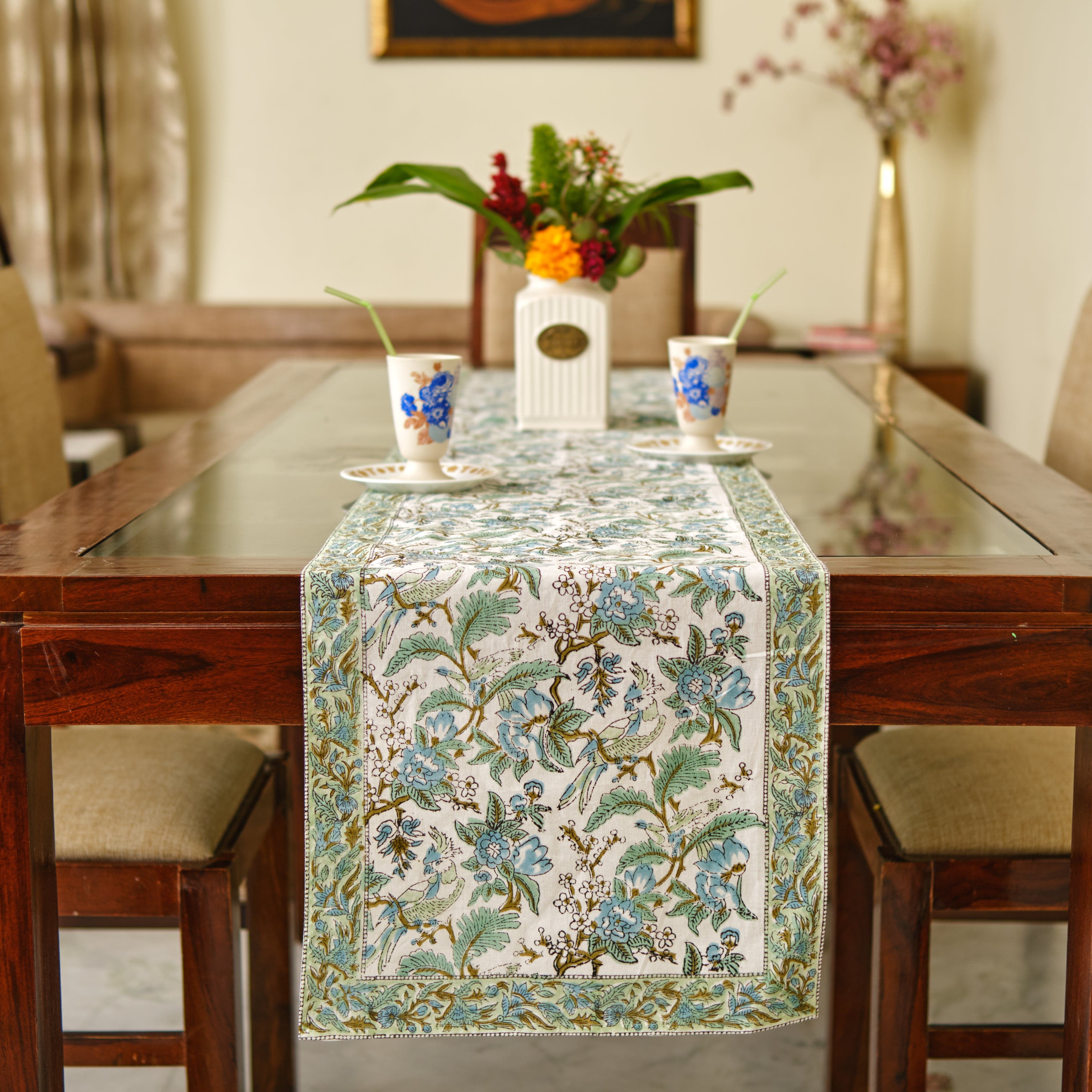 http://thefabricrush.com/cdn/shop/products/cotton-print-club-table-runners-eliza-table-runner-in-3-sizes-32207248457887.jpg?v=1648805130