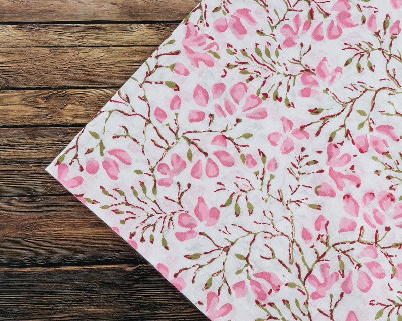 Taffy Pink, Pickle Green Scallop Embroidery Napkins