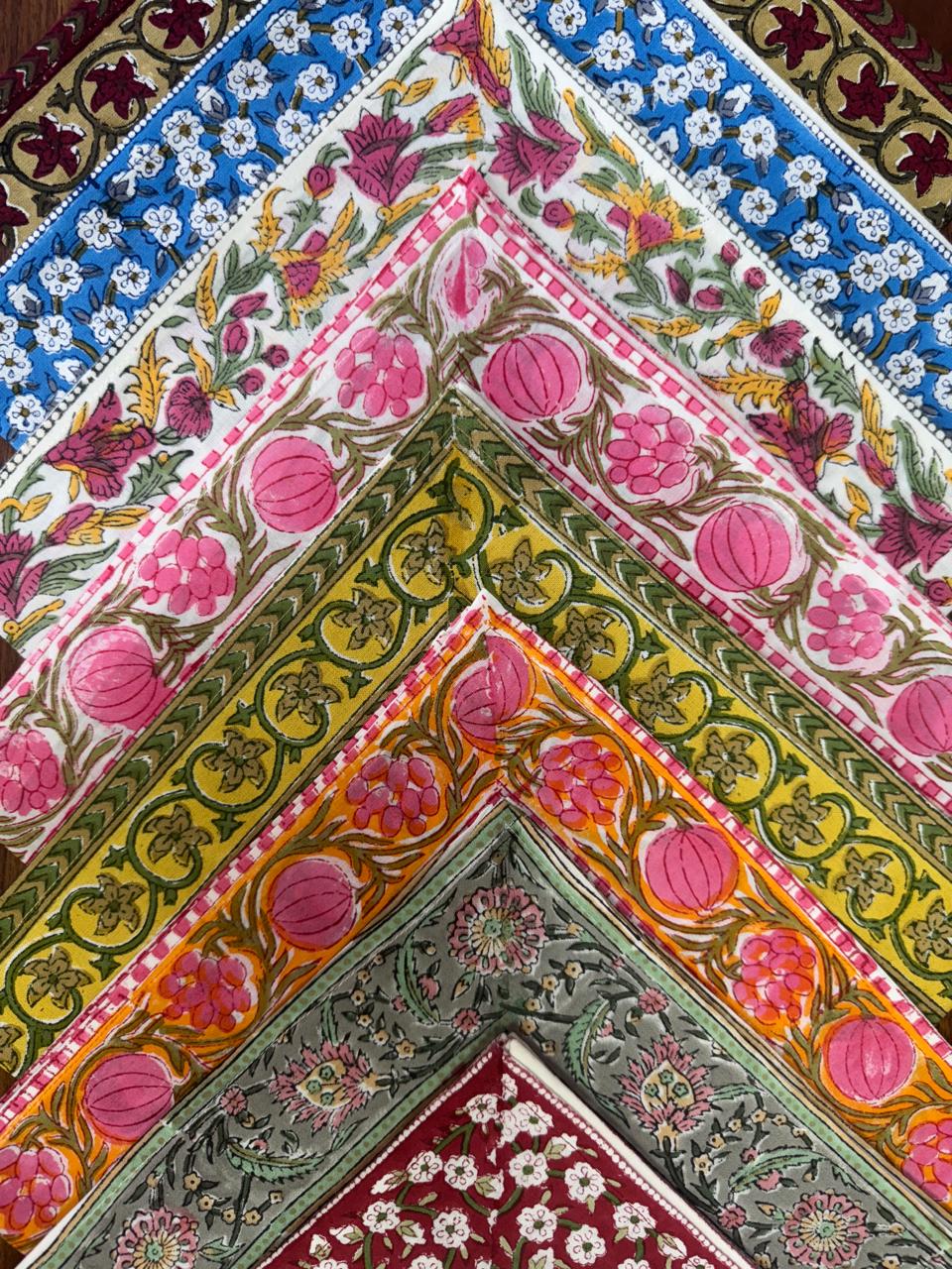 BORDER NAPKINS