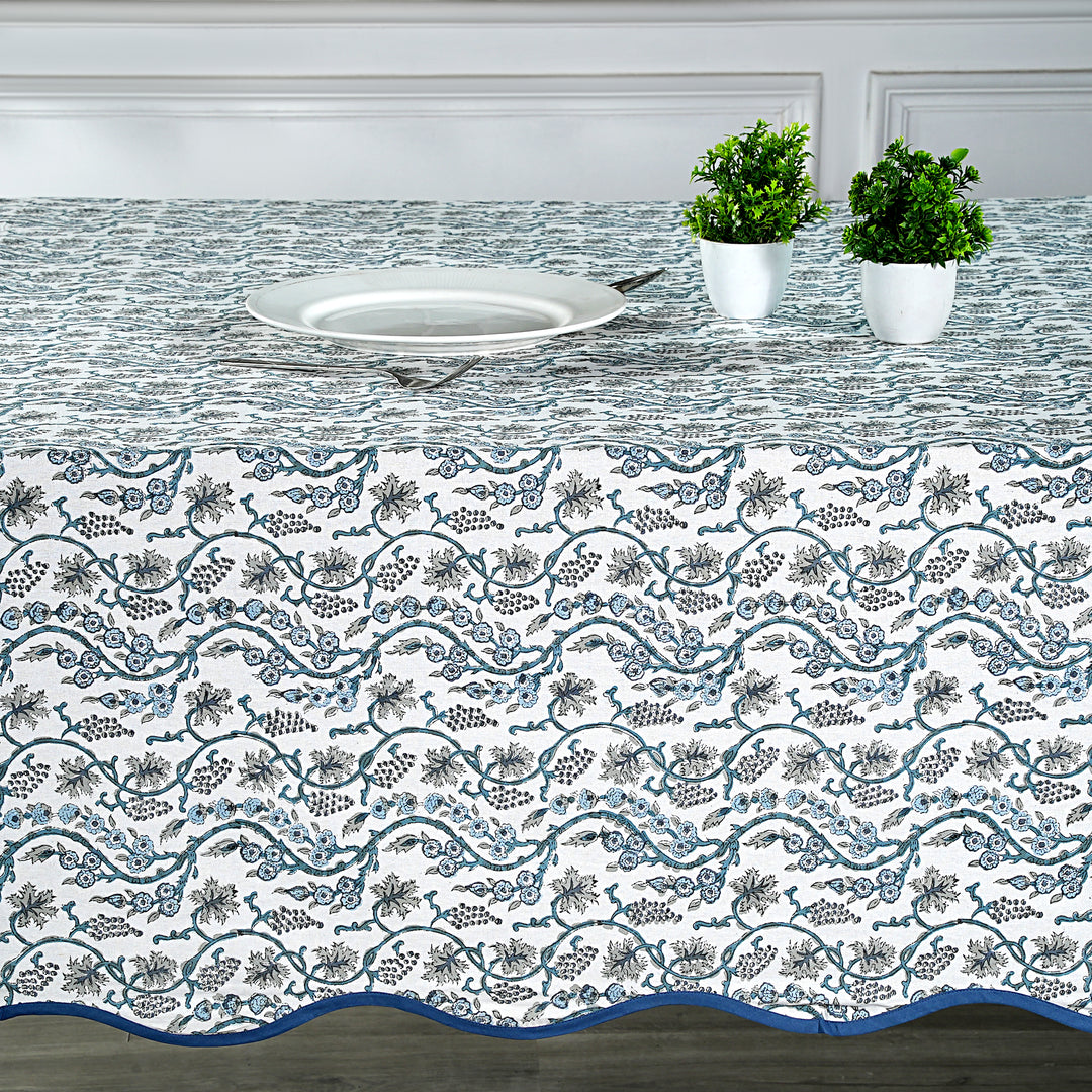 Baby Blue Eyes with Scallop Piping Tablecloth Product Image 4