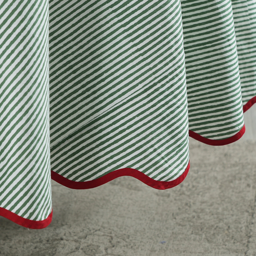 Green Stripes, Red Scallop Piping Round Tablecloth