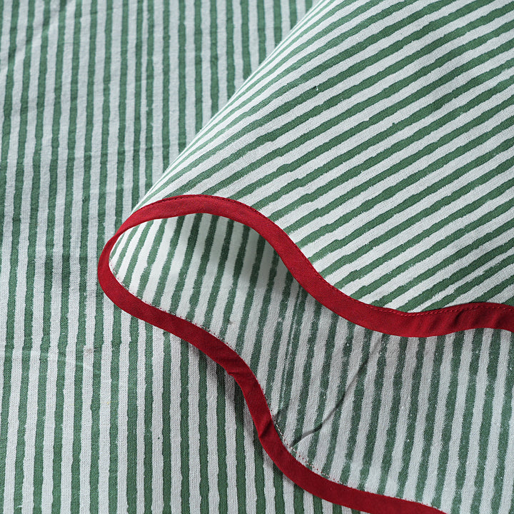 Green Stripes, Red Scallop Piping Round Tablecloth