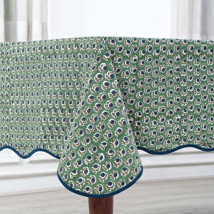 Basil Green with Scallop Piping Tablecloth Product Image 1