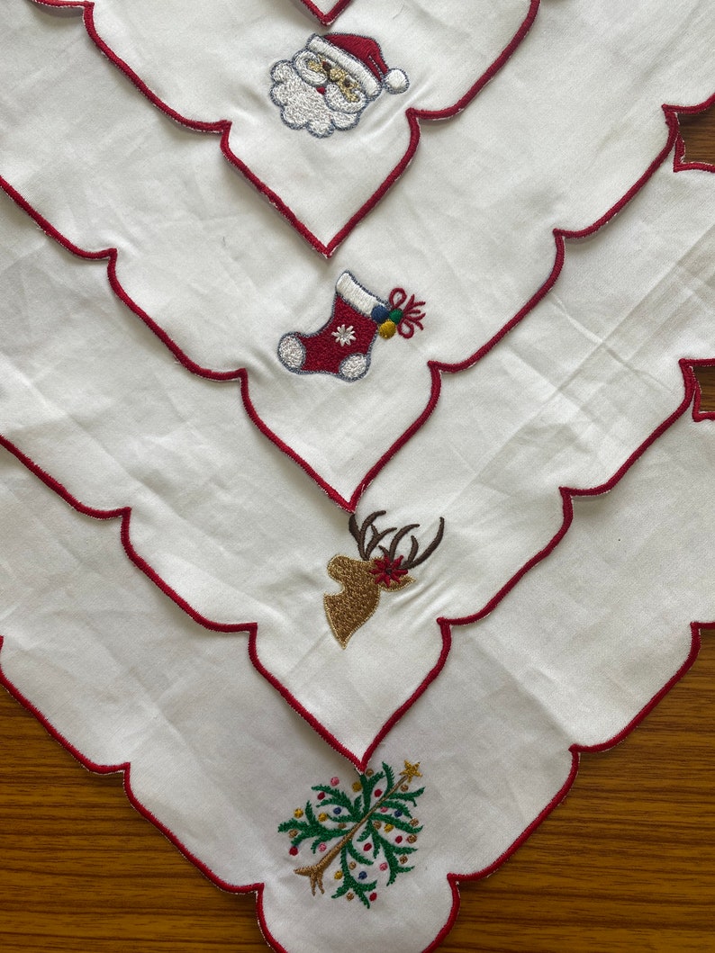 Fabricrush White Linen Napkins with Embroidered Motifs, Christmas Gift Decor, Farmhouse Decor, Gifts, 18x18"- Dinner Napkins