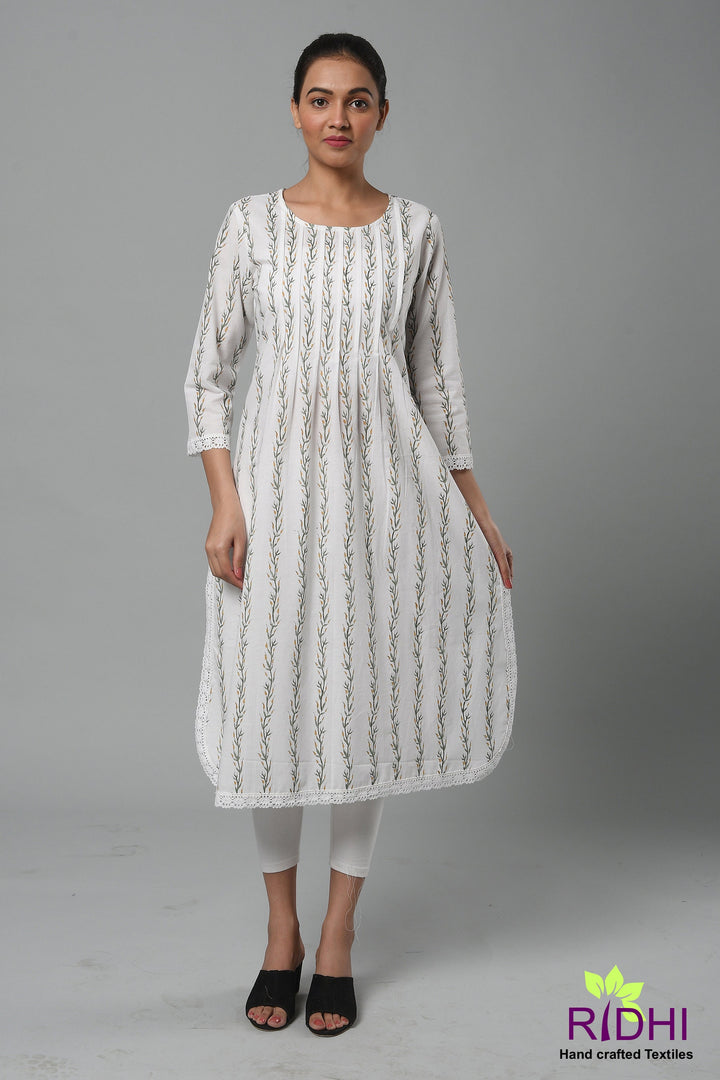 Long Kurti Tunic ,Bridesmaid dress, Gift for her, Gift for Mom, Pleated Top, Top with Lace, Summer Dress, India Block Print Top